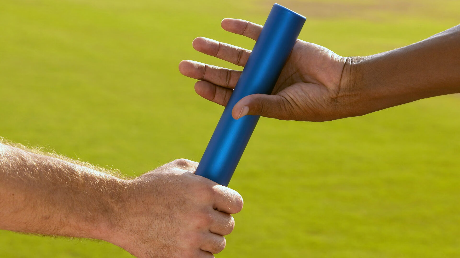 “幕后玄机：战术布局背后的智慧较量”，幕后战争